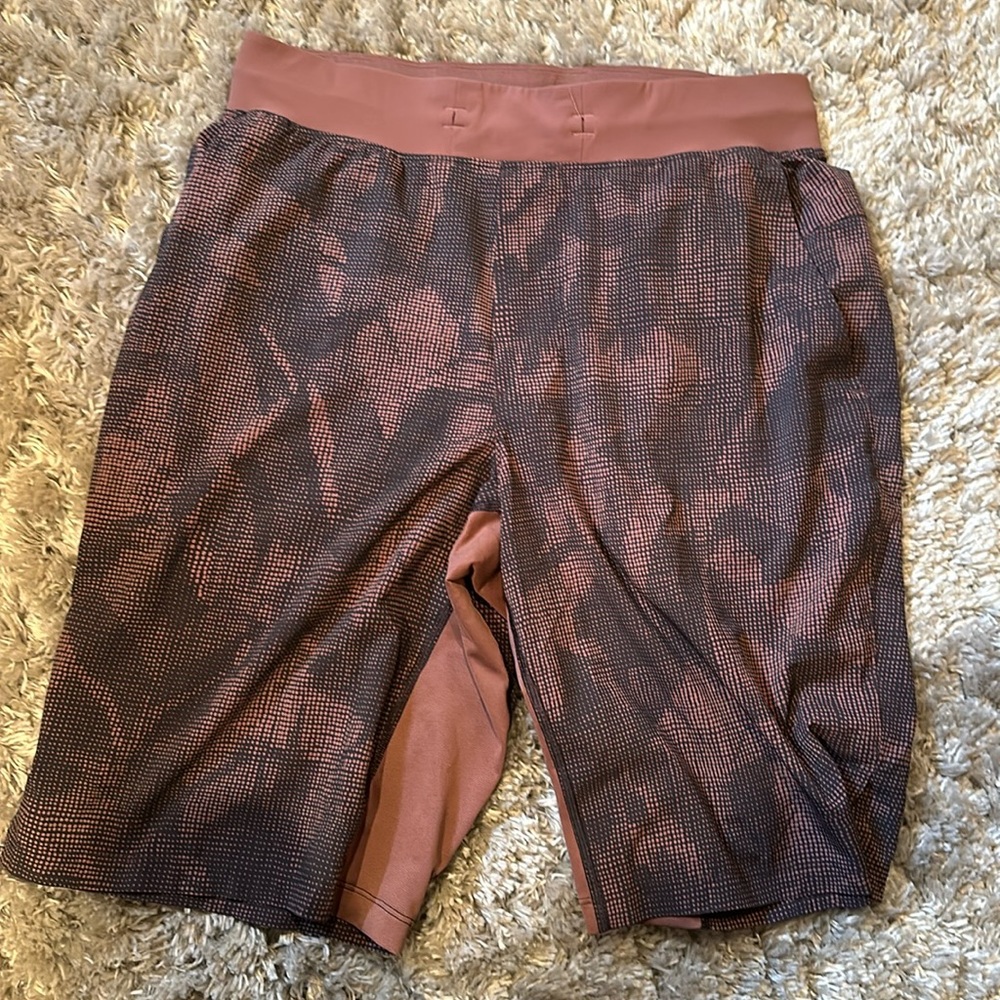 Lululemon T.H.E. Short Linerless - 11”. Very good condition.